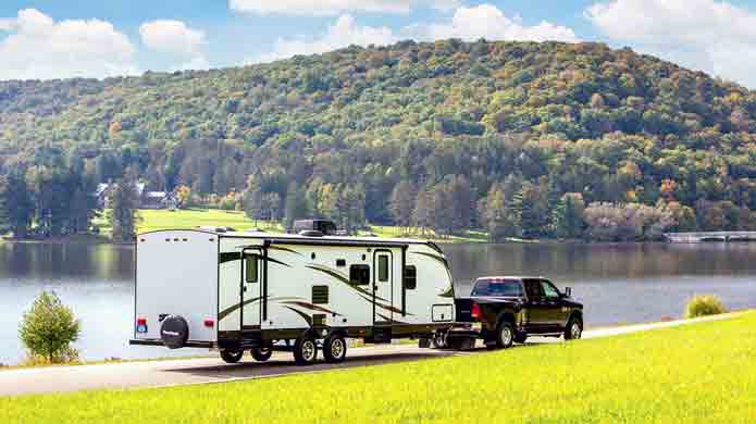 What Is the Difference Between a Trailer and an RV