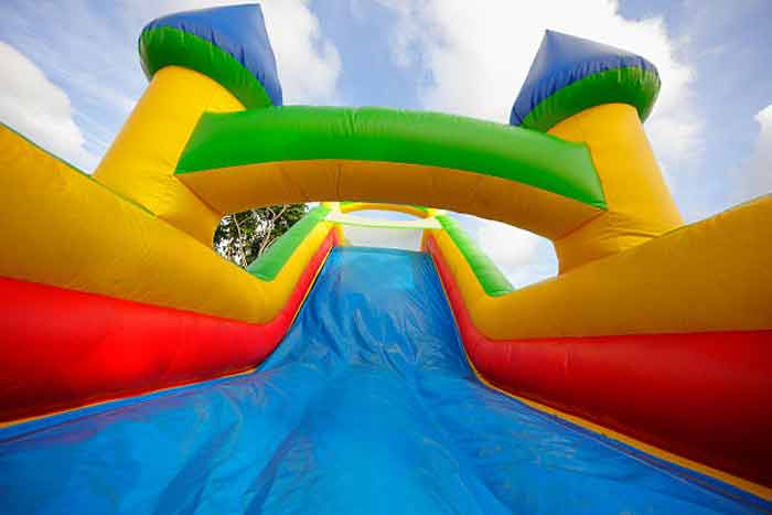 How to Inflate and Clean an Inflatable Water Slide